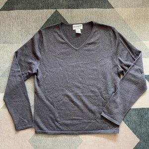 Pendleton 100% Merino wool v-neck sweater - Women’s L